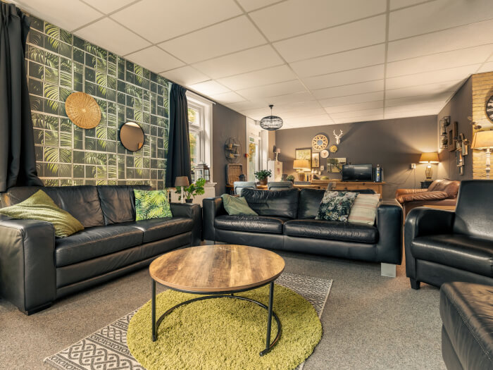 Vakantiewoning in Schoonloo (Drenthe) voor 28 personen met 18 slaapkamers.
