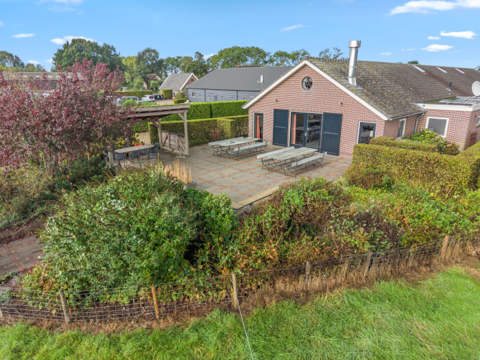 Vakantiewoning in Weesp (Noord-Holland) voor 24 personen met 6 slaapkamers.