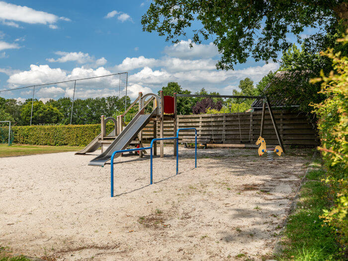 Vakantiewoning in Zuidwolde (Drenthe) voor 20 personen met 9 slaapkamers.