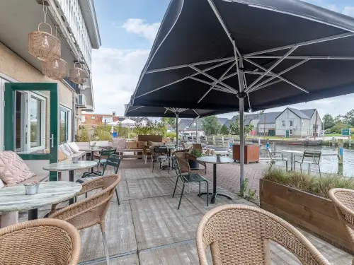 Luxe familie accommodatie aan het water, vlakbij IJsselmeer