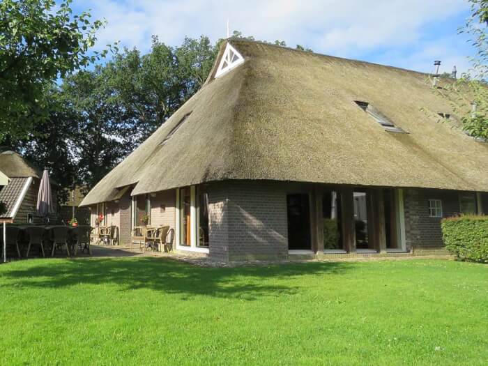 Vakantiewoning in Diever (Drenthe) voor 24 personen met 6 slaapkamers.