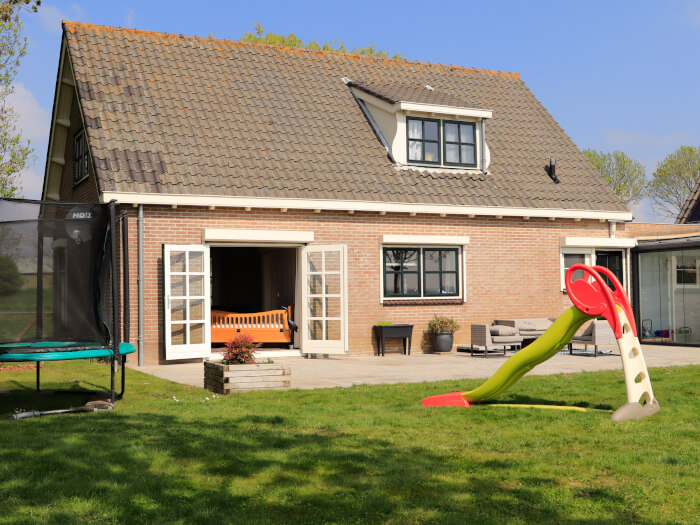 Vakantiewoning in Tholen (Zeeland) voor 10 personen met 5 slaapkamers.
