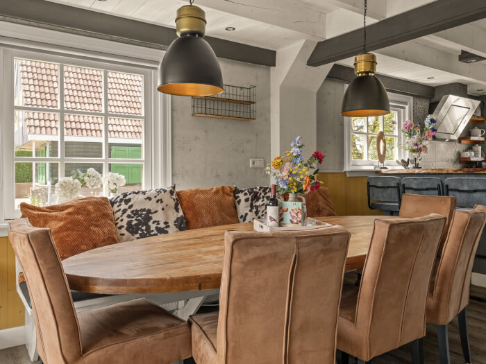 Vakantiewoning in Oudesluis (Noord-Holland) voor 10 personen met 4 slaapkamers.