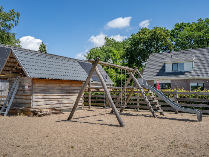 Vakantiewoning in Opende (Groningen) voor 26 personen met 9 slaapkamers.