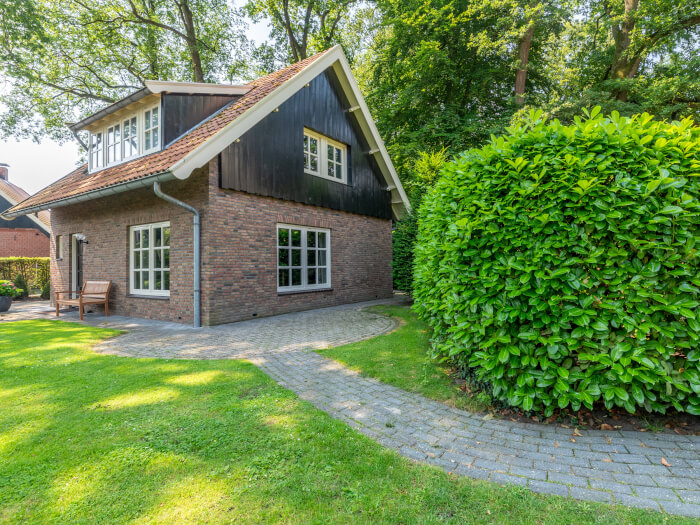 Vakantiewoning in Losser (Overijssel) voor 16 personen met 8 slaapkamers.