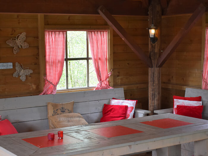 Vakantiewoning in Wijchen (Noord-Brabant) voor 25 personen met 7 slaapkamers.