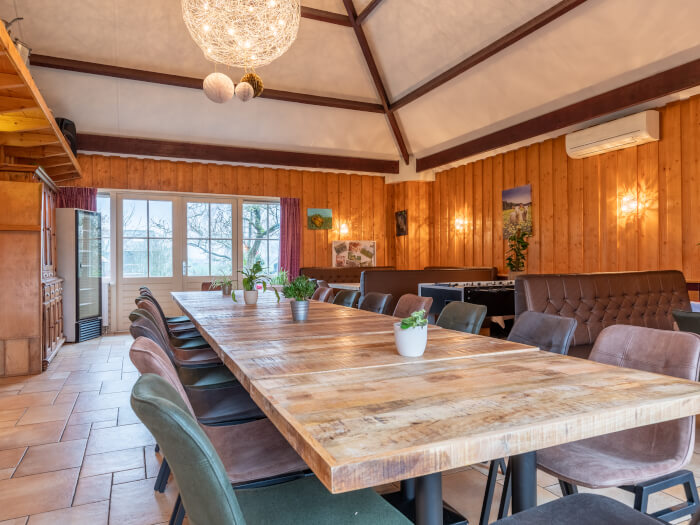 Vakantiewoning in Vreeland (Utrecht) voor 18 personen met 11 slaapkamers.
