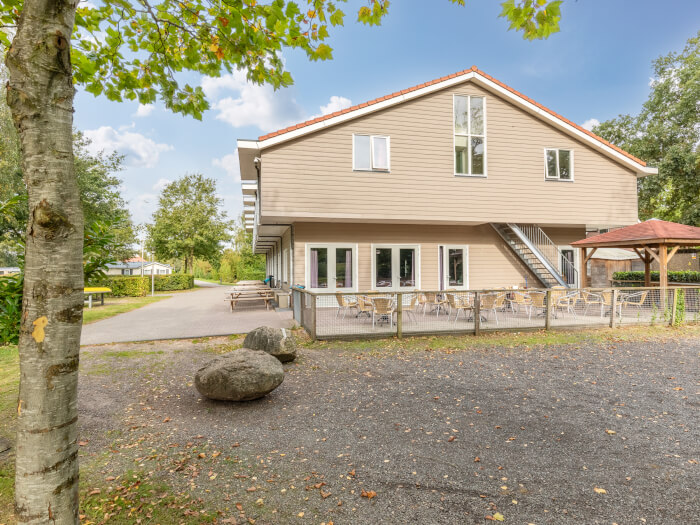 Vakantiewoning in Rheeze (Overijssel) voor 30 personen met 13 slaapkamers.