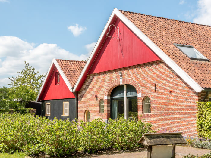 Vakantiewoning in Aalten (Gelderland) voor 42 personen met 17 slaapkamers.