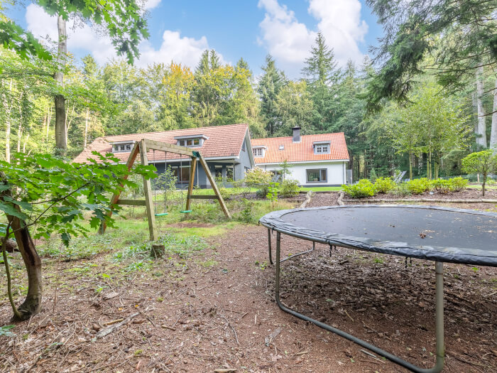 Vakantiewoning in Vierhouten (Gelderland) voor 24 personen met 12 slaapkamers.