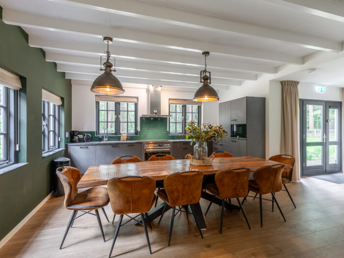 Vakantiewoning in Vierhouten (Gelderland) voor 14 personen met 7 slaapkamers.