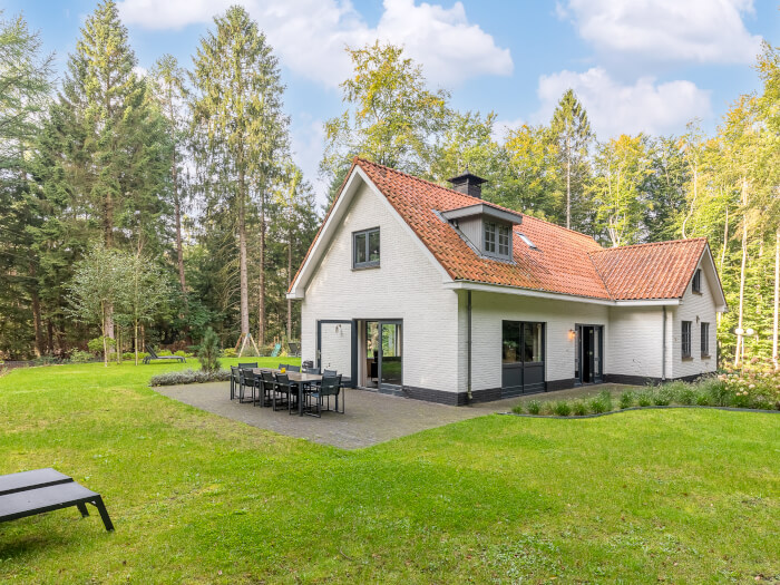 Vakantiewoning in Vierhouten (Gelderland) voor 14 personen met 7 slaapkamers.