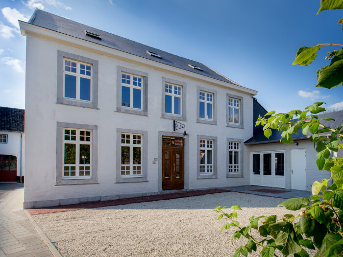 Vakantiewoning in Teuven (Belgisch Limburg) voor 30 personen met 12 slaapkamers.