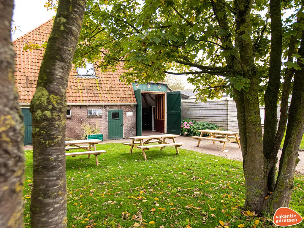 Vakantiewoning in Heeg (Friesland) voor 25 personen met 5 slaapkamers.