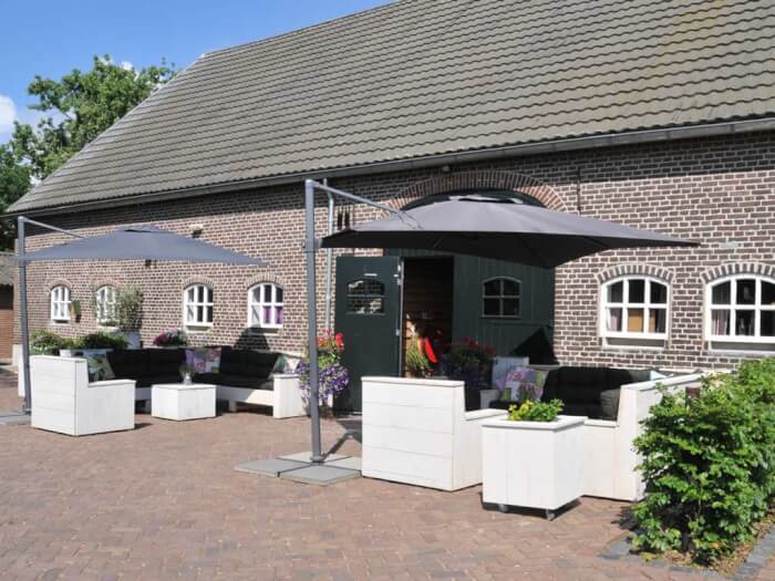 Vakantiewoning in Lierop (Noord-Brabant) voor 56 personen met 14 slaapkamers.