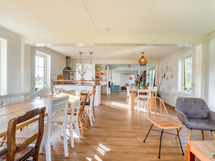 Vakantiewoning in Kollumerpomp (Friesland) voor 15 personen met 8 slaapkamers.
