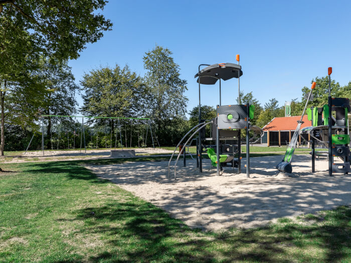 Vakantiewoning in Appelscha (Friesland) voor 50 personen met 9 slaapkamers.