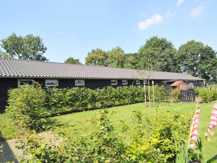 Vakantiewoning in Lierop (Noord-Brabant) voor 28 personen met 14 slaapkamers.