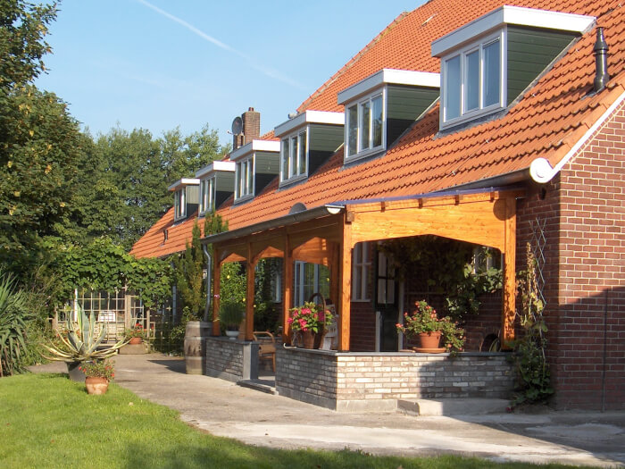 Vakantiewoning in Slootdorp (Noord-Holland) voor 23 personen met 8 slaapkamers.