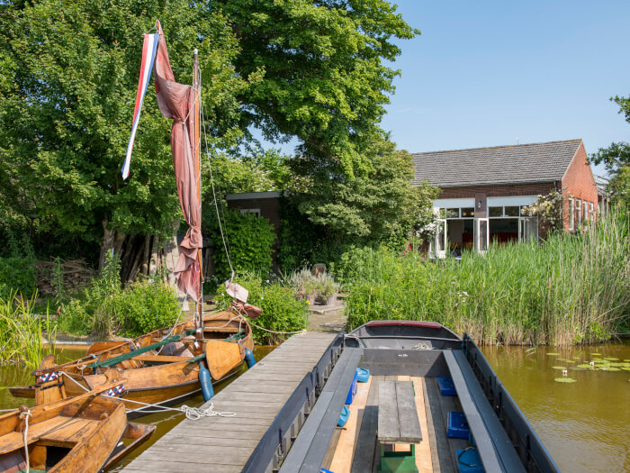 Vakantiewoning in Reeuwijk (Zuid-Holland) voor 22 personen met 2 slaapkamers.