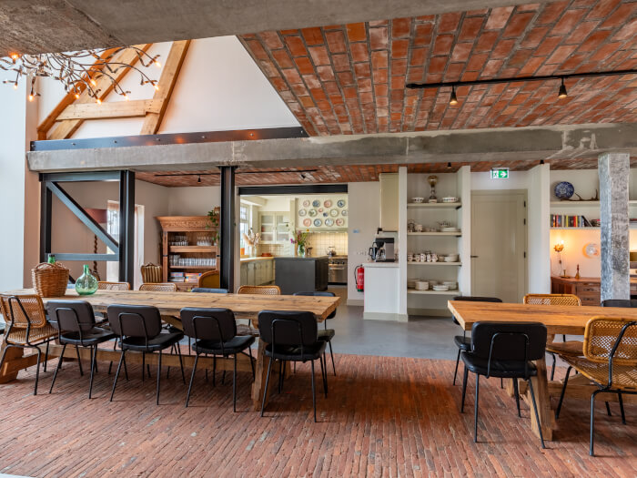 Vakantiewoning in Otterlo (Gelderland) voor 18 personen met 9 slaapkamers.