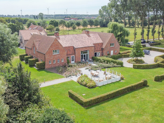 Vakantiewoning in Knokke (Zeeland) voor 40 personen met 18 slaapkamers.