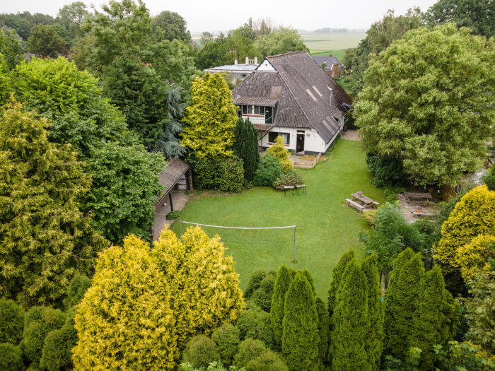 Vakantiewoning in Wehe-den Hoorn (Groningen) voor 25 personen met 10 slaapkamers.