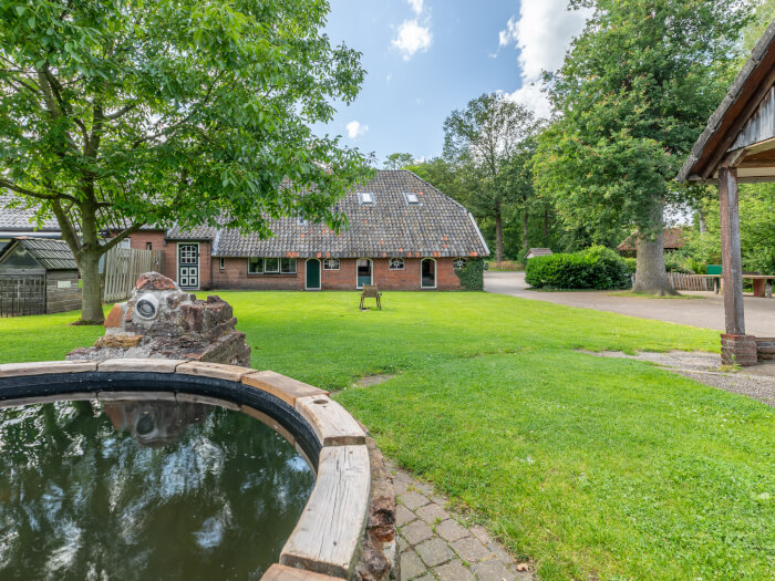 Vakantiewoning in Warnsveld (Gelderland) voor 30 personen met 13 slaapkamers.