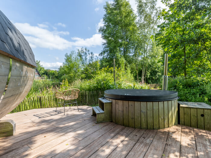 Vakantiewoning in Twijzelerheide (Friesland) voor 20 personen met 10 slaapkamers.