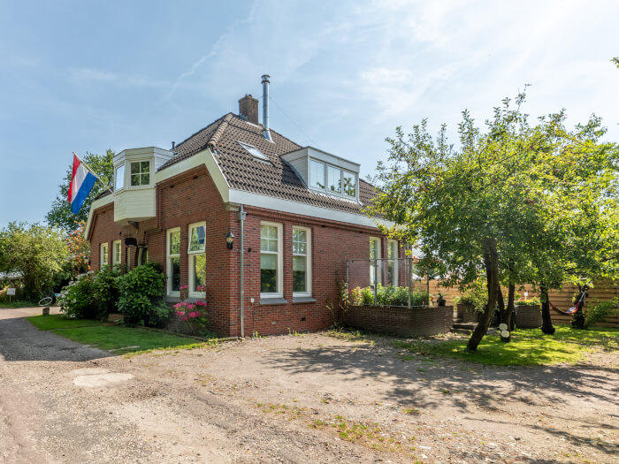 Vakantiewoning in Zoutkamp (Groningen) voor 10 personen met 5 slaapkamers.
