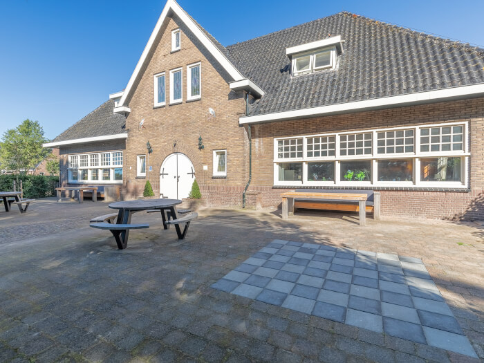 Vakantiewoning in Dwingeloo (Drenthe) voor 20 personen met 8 slaapkamers.
