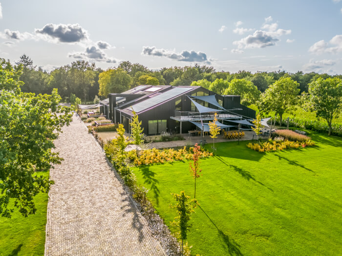 Vakantiewoning in Bergeijk (Noord-Brabant) voor 65 personen met 31 slaapkamers.
