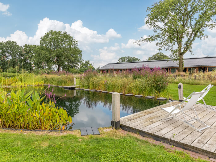 Vakantiewoning in Otterlo (Gelderland) voor 30 personen met 11 slaapkamers.