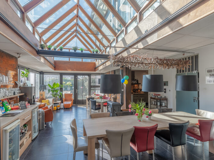 Vakantiewoning in Koudum (Friesland) voor 30 personen met 14 slaapkamers.
