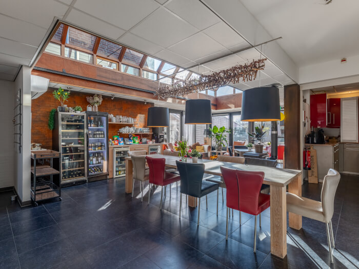 Vakantiewoning in Koudum (Friesland) voor 30 personen met 14 slaapkamers.