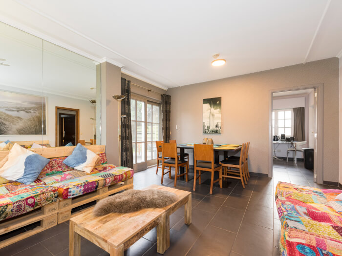 Vakantiewoning in Sas van Gent (Zeeland) voor 14 personen met 7 slaapkamers.