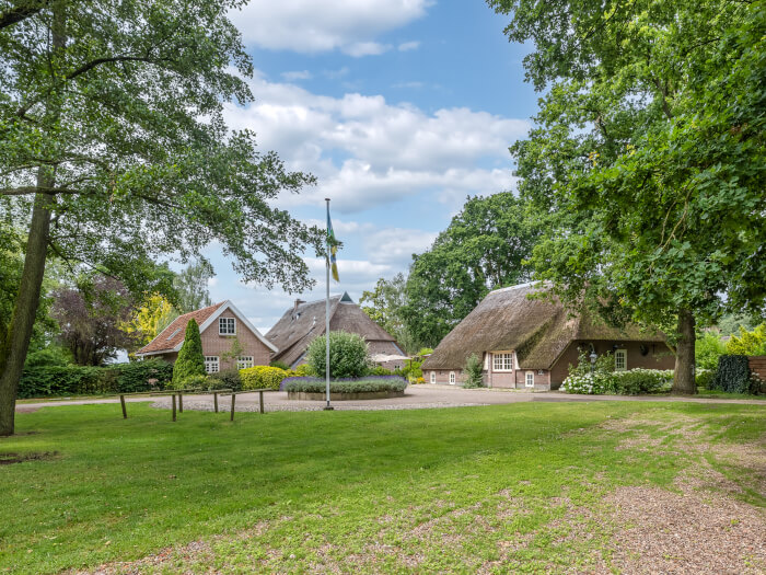 Vakantiewoning in Luttenberg (Overijssel) voor 30 personen met 13 slaapkamers.