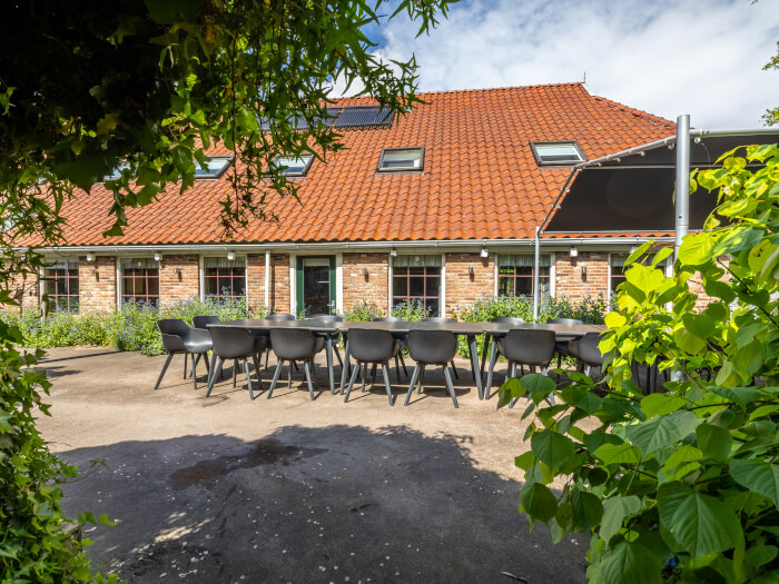 Vakantiewoning in Diever (Drenthe) voor 42 personen met 19 slaapkamers.