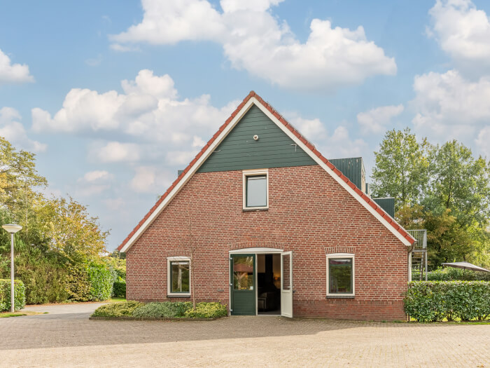 Vakantiewoning in Hardenberg (Overijssel) voor 20 personen met 7 slaapkamers.