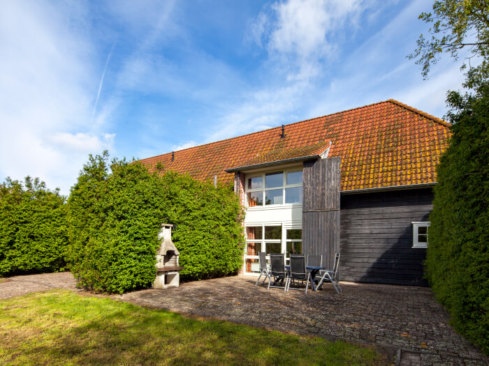 Vakantiewoning in Groede (Zeeland) voor 18 personen met 9 slaapkamers.
