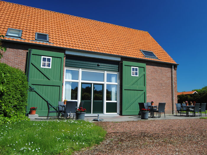 Vakantiewoning in Oostkapelle (Zeeland) voor 12 personen met 5 slaapkamers.