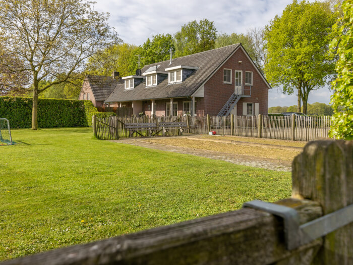 Vakantiewoning in Hooge Mierde (Noord-Brabant) voor 12 personen met 5 slaapkamers.