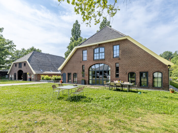 Vakantiewoning in Ambt Delden (Overijssel) voor 20 personen met 7 slaapkamers.