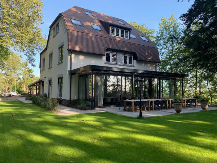 Vakantiewoning in Beek (Gelderland) voor 26 personen met 9 slaapkamers.