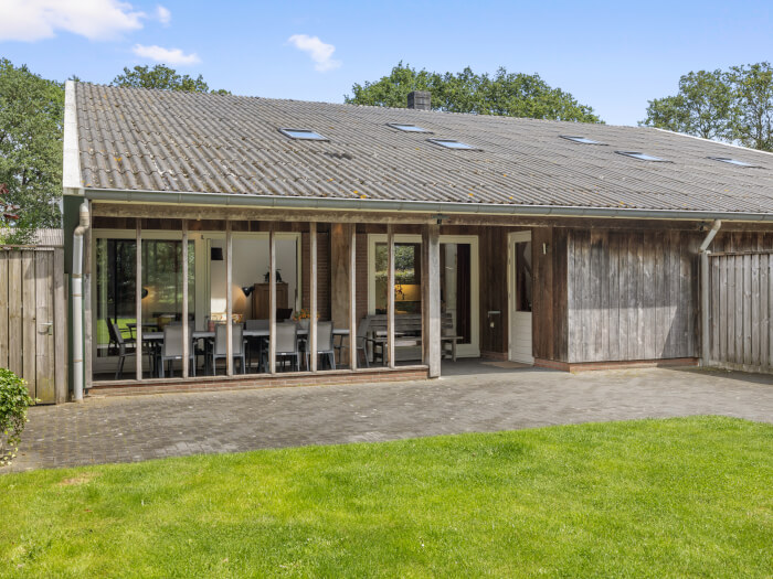 Vakantiewoning in Hezingen (Overijssel) voor 20 personen met 8 slaapkamers.