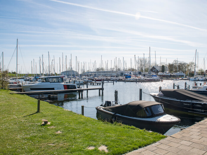 Vakantiewoning in Wolphaartsdijk (Zeeland) voor 48 personen met 12 slaapkamers.