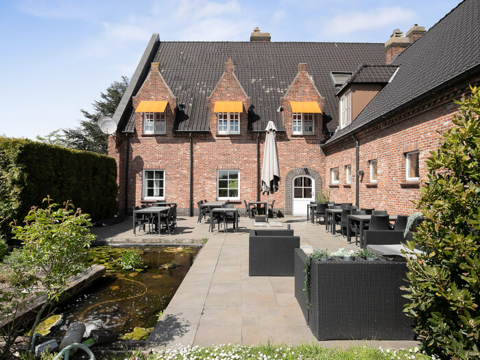 Vakantiewoning in Zelzate (Oost-Vlaanderen) voor 53 personen met 26 slaapkamers.