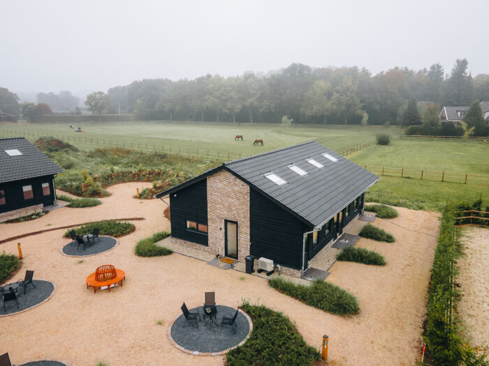 Vakantiewoning in Lieren (Gelderland) voor 36 personen met 10 slaapkamers.