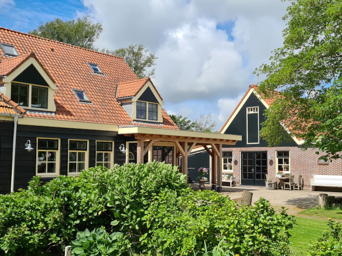 Vakantiewoning in Oudesluis (Noord-Holland) voor 22 personen met 11 slaapkamers.